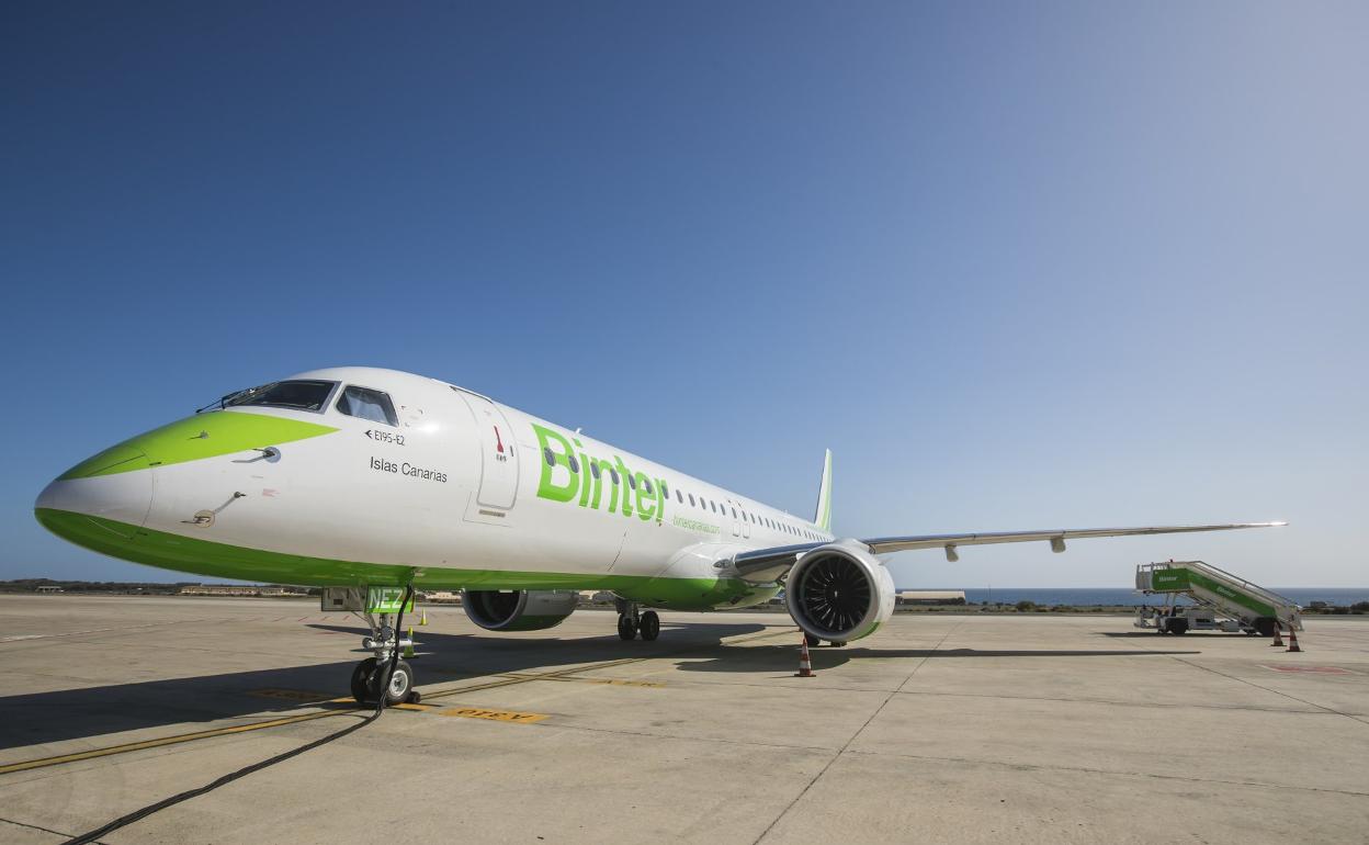 Uno de los aviones utilizados por la compañía para los vuelos a la península y al extranjero. 