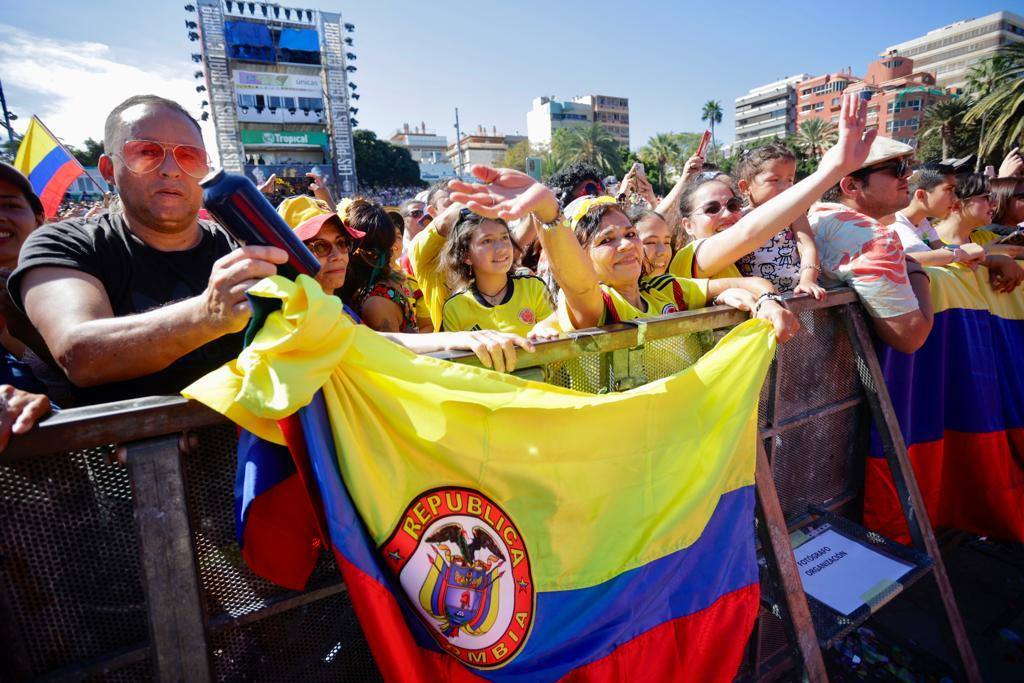 Fotos: Carlos Vives pone a cantar y a bailar a un parque de Santa Catalina que despide al carnaval