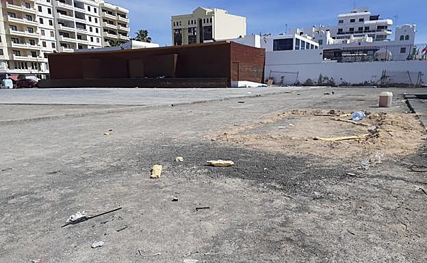 Basura en una zona donde hubo un ventorrillo. 