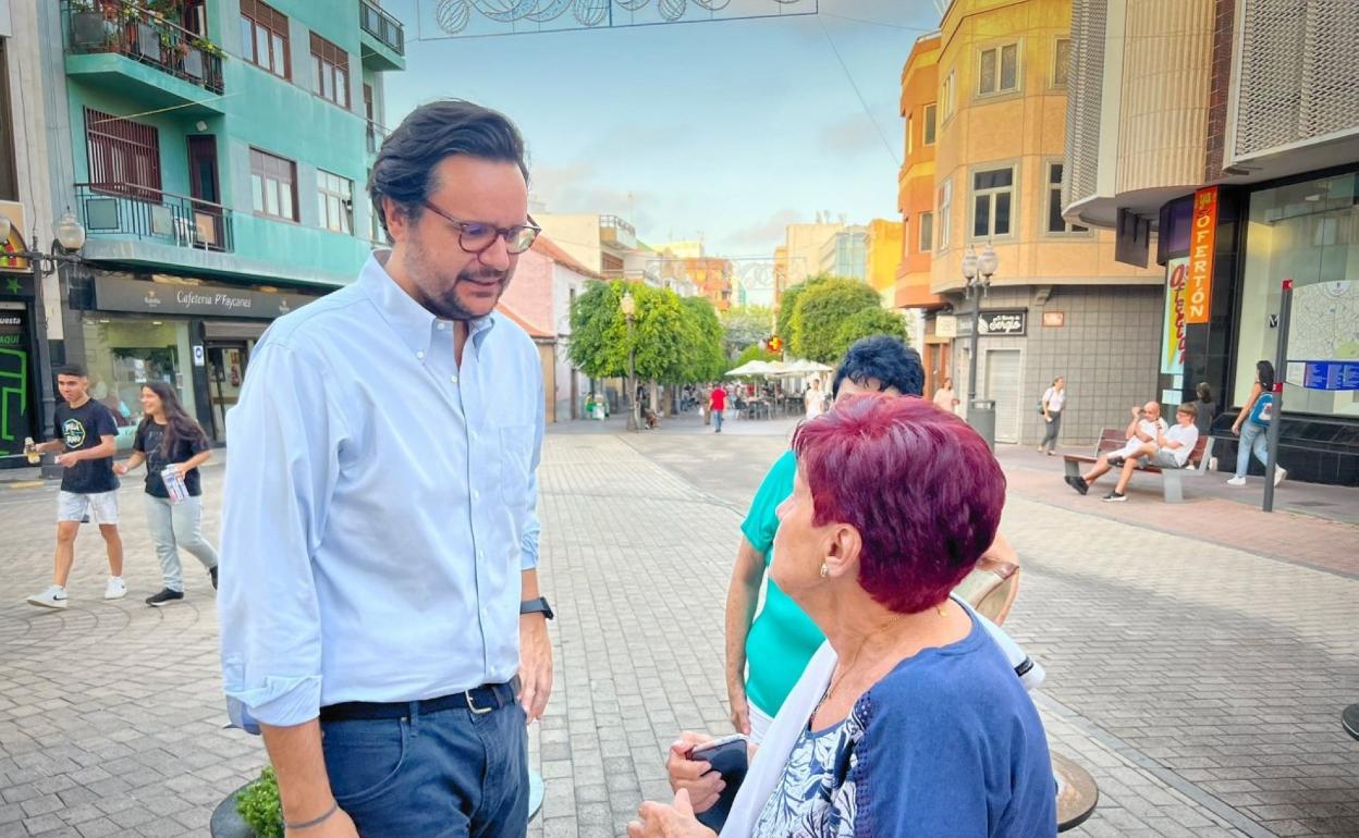 Sergio Ramos durante una visita por la ZCA de San Gregorio. 