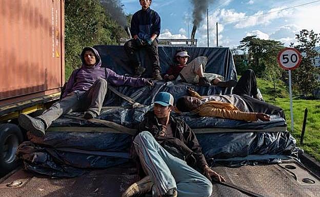 Los chavales protagonistas de 'Los reyes del mundo'.