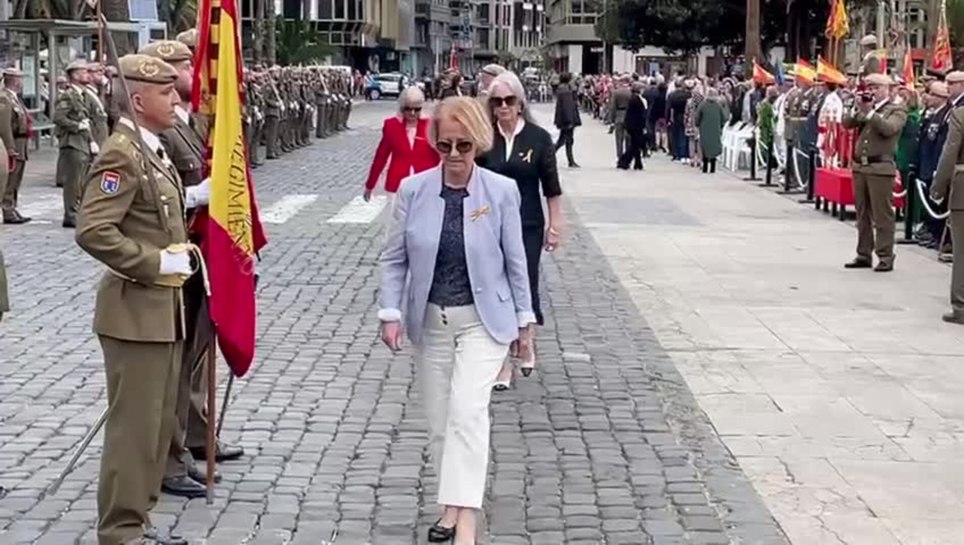 Santa Catalina acoge una jura de bandera de personal civil