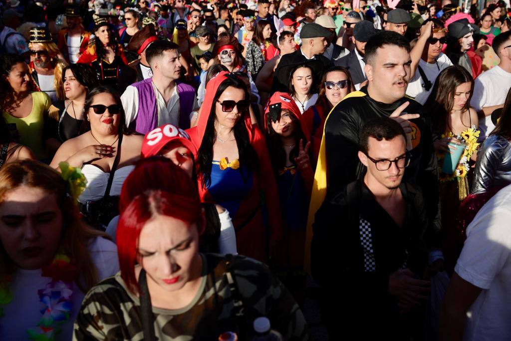 Fotos: Maspalomas se inunda de mascaritas en el carnaval internacional 