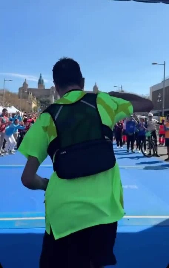 Roca hace historia al completar una maratón con un 76% de discapacidad física4