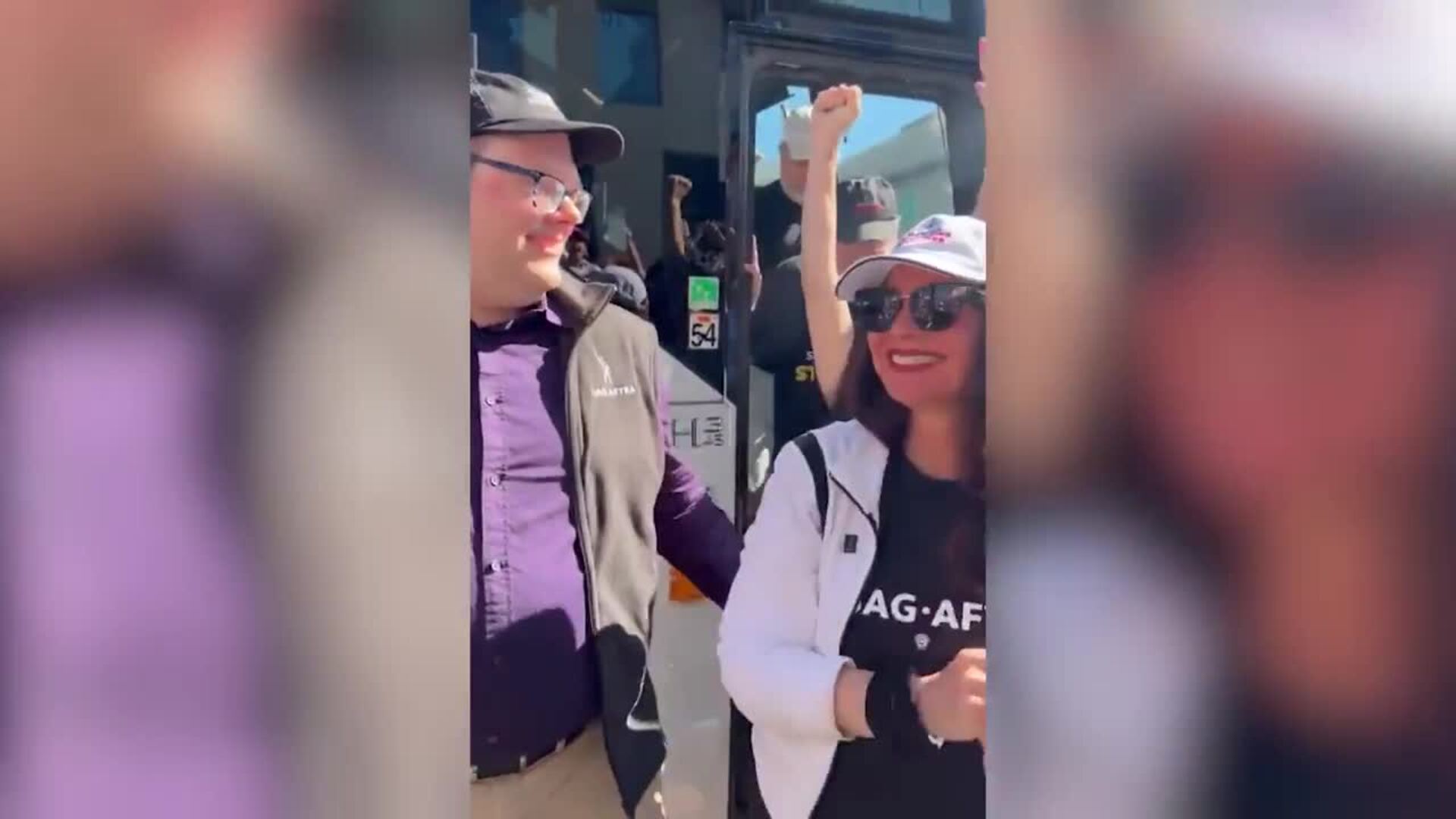 Las grandes estrellas de Hollywood salen a las calles para apoyar la huelga de actores en EEUU