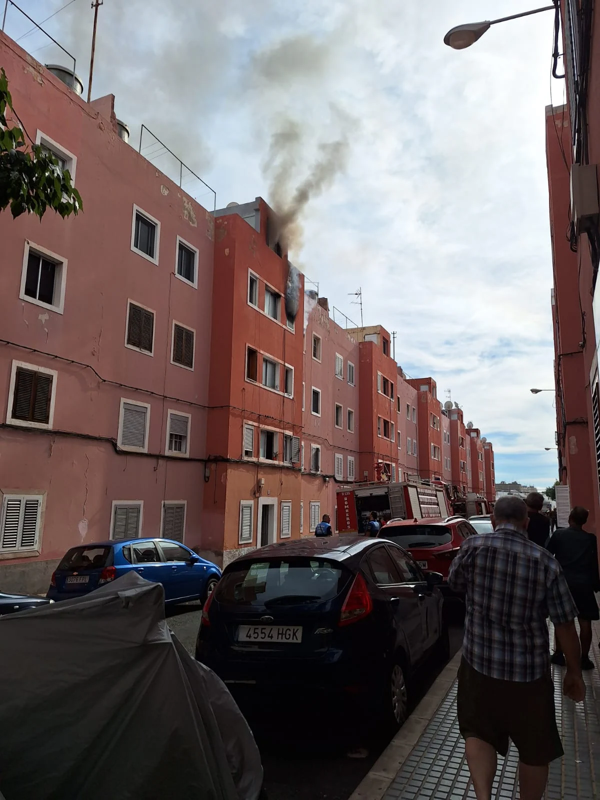 Imágenes del incendio de una vivienda en Escaleritas