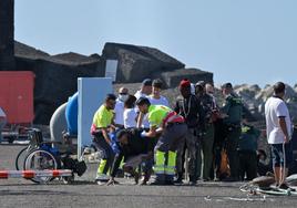 Imagen de la llegada de un grupo de migrantes a las costas de El Hierro.
