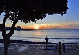 Imagen de un amanecer en la capital grancanaria.