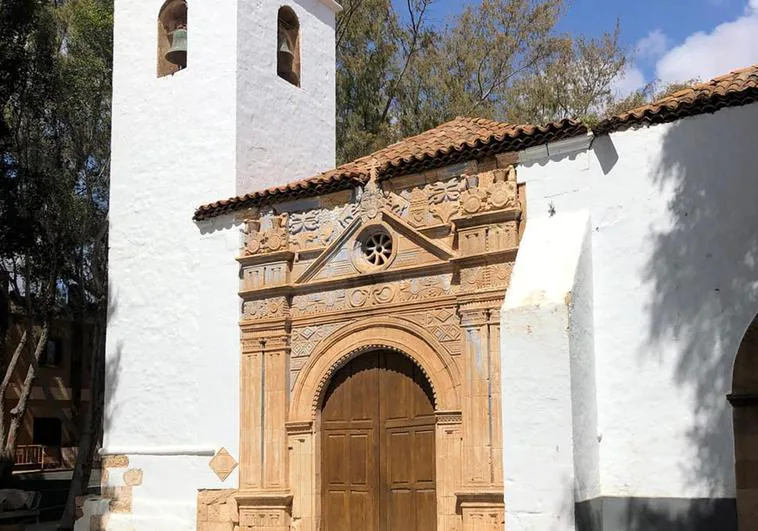 Campanario de la iglesia de Nuestra Señora de Regla, en Pájara.