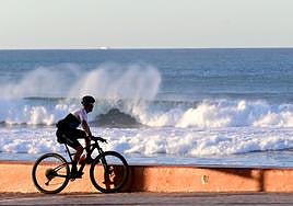 Imagen del oleaje en Las Canteras.