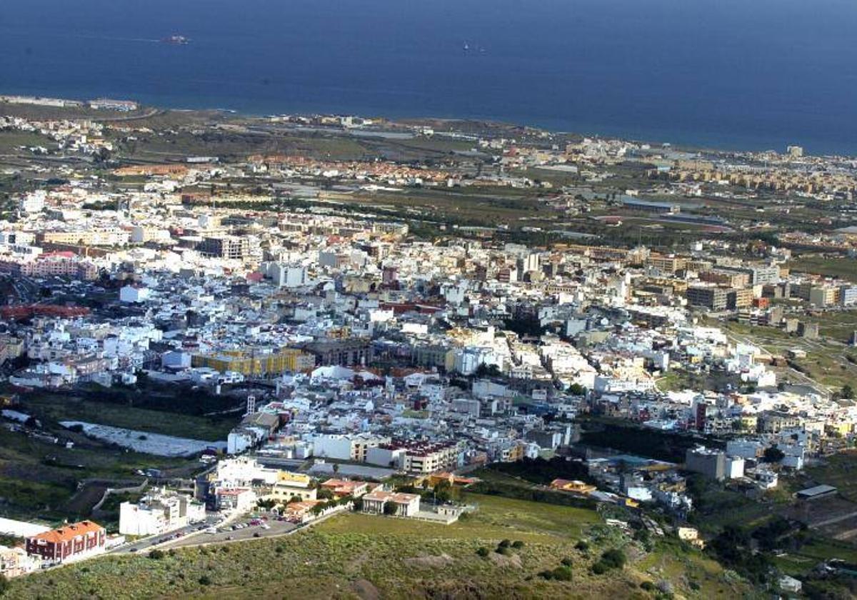 Imagen de archivo de la ciudad de Telde, con la costa al fondo.