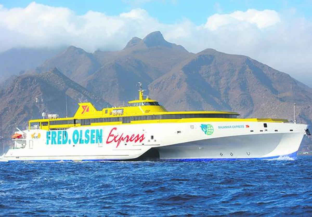 Imagen principal - Fred. Olsen Express celebra cinco décadas conectando Canarias