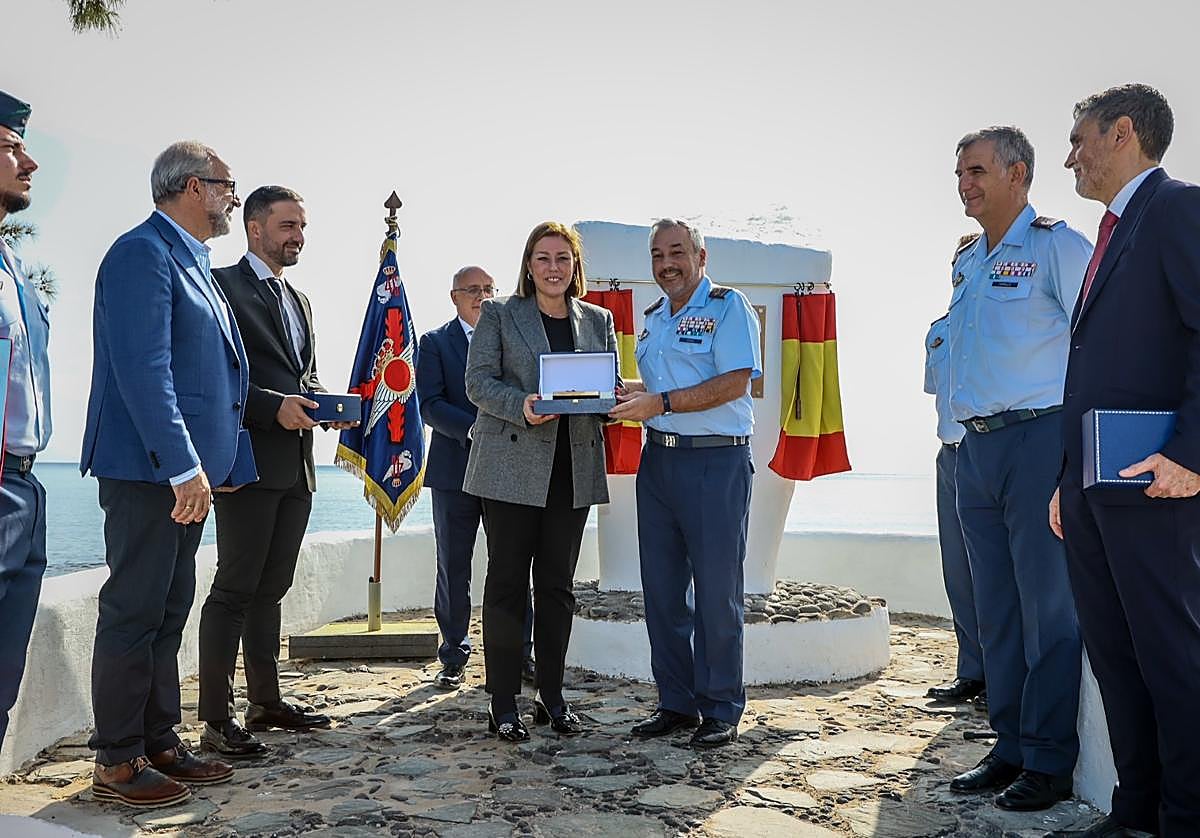 Astrid Pérez asiste al centenario del primer aterrizaje en Gando