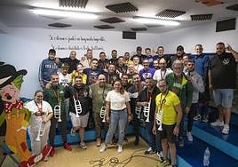 La murga de Guía, en uno de sus últimos ensayos.