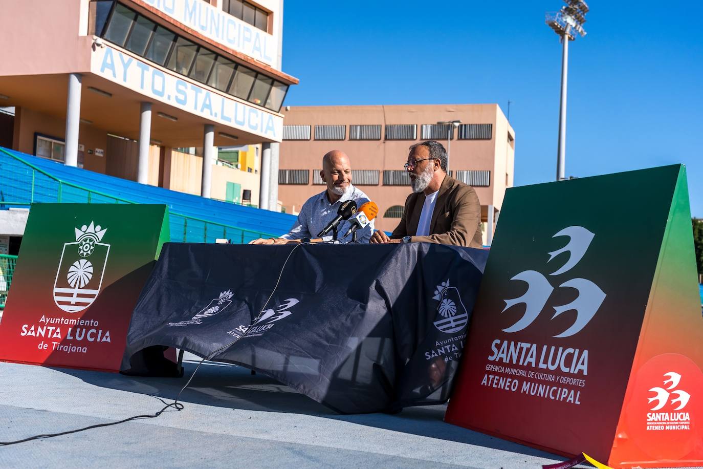 El alcalde Francisco García y el concejal Julio Ojeda, en la presentación.