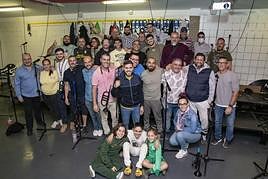 Los Melindrosos en su local de ensayo.