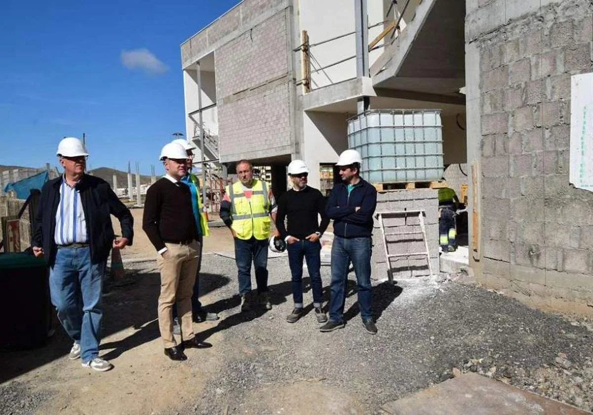 Imagen de archivo de una visita a las obras del nuevo instituto de Secundaria de Gáldar.