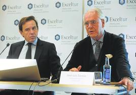 El vicepresidente ejecutivo de Exceltur José Luis Zoreda (derecha), durante su intervención.