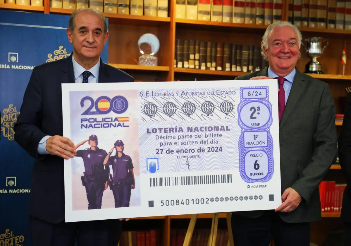 Lotería Nacional dedica un décimo al Bicentenario de la Policía Nacional