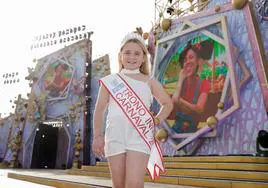 La reina del trono infantil en el escenario de 'Los Carnavales del Mundo'.