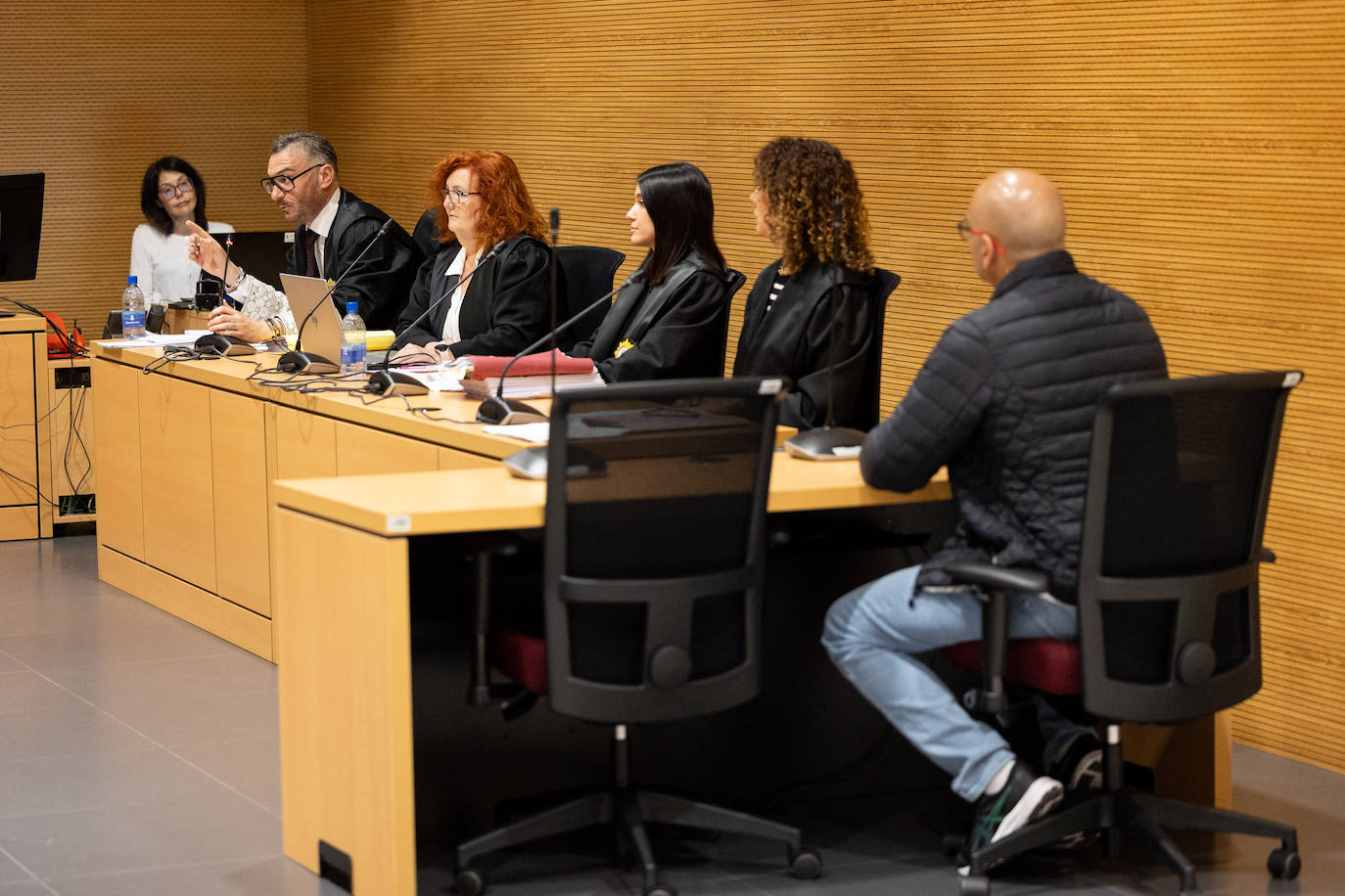 El juicio a Ramón C. G., acusado de asesinar a su pareja en Gáldar, en imágenes