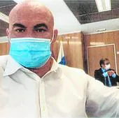 Conrado Domínguez pidió al Mediador que agilizara un negocio de compra de guantes sanitarios