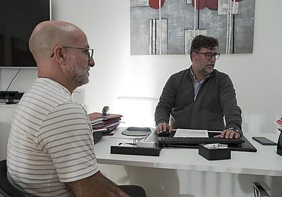 Alcalde probando Konvoko.