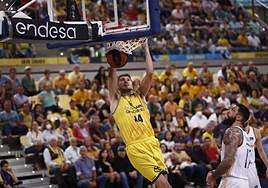Ben Lammers machaca contra el Real Madrid.