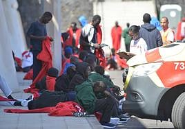 Grupo de migrantes que arribó a la isla de El Hierro.