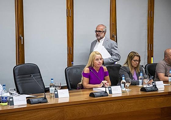 El alcalde, en el pleno en el que confirmó su renuncia al cargo y al acta.