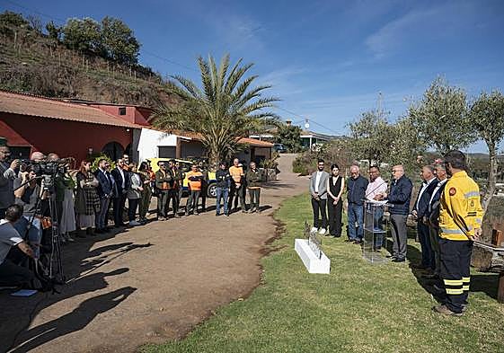 Un momento del acto de reconocimiento a Frontón de Oro en la bodega de La Lechuza.