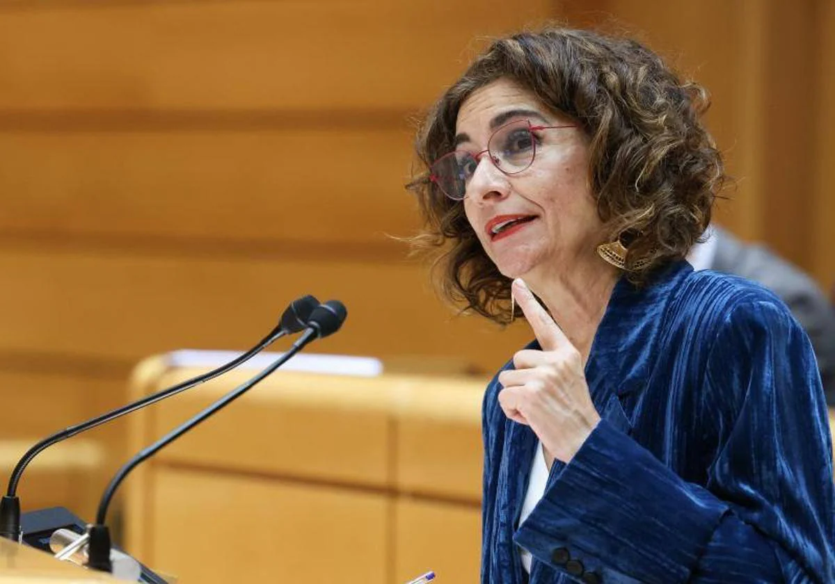 La ministra de Hacienda, María Jesús Montero, cree que Bruselas no aceptará la «solución canaria» para la regla de gasto.