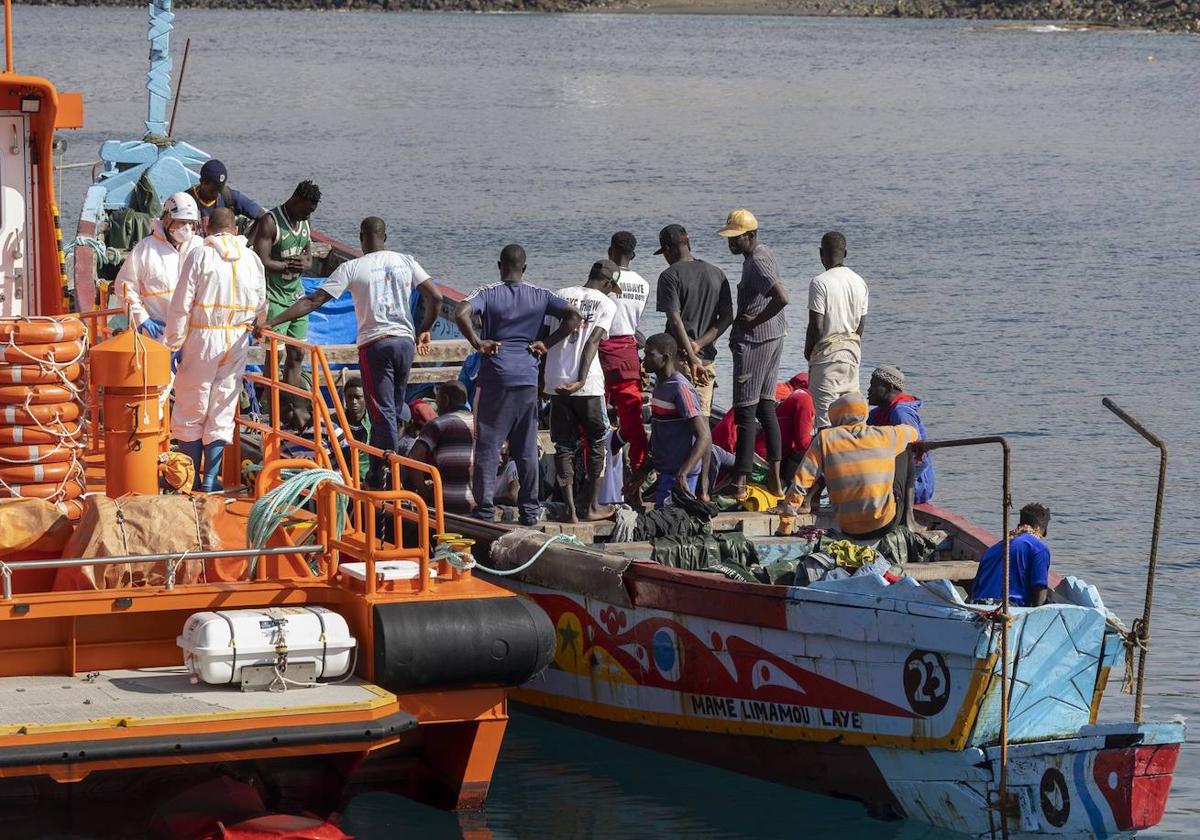 Llegan a Canarias tres nuevas pateras con 166 migrantes
