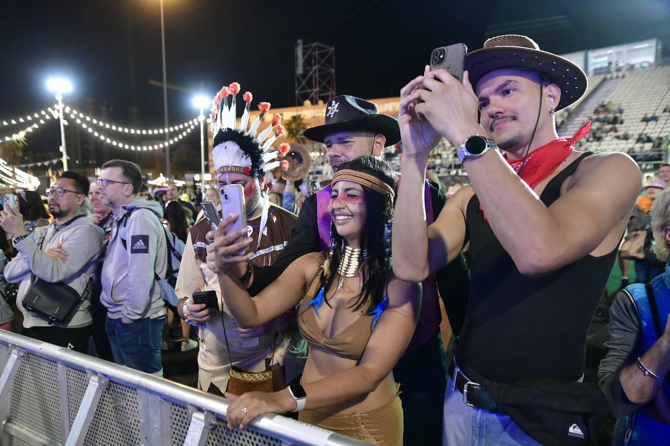Los conciertos del lunes de carnaval llenan de fiesta a Las Palmas de Gran Canaria