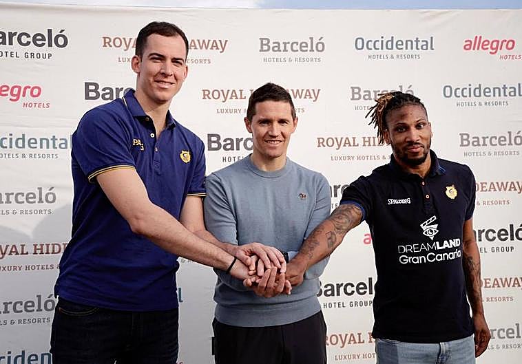 Miquel Salvó, Jaka Lakovic y Andrew Albicy.