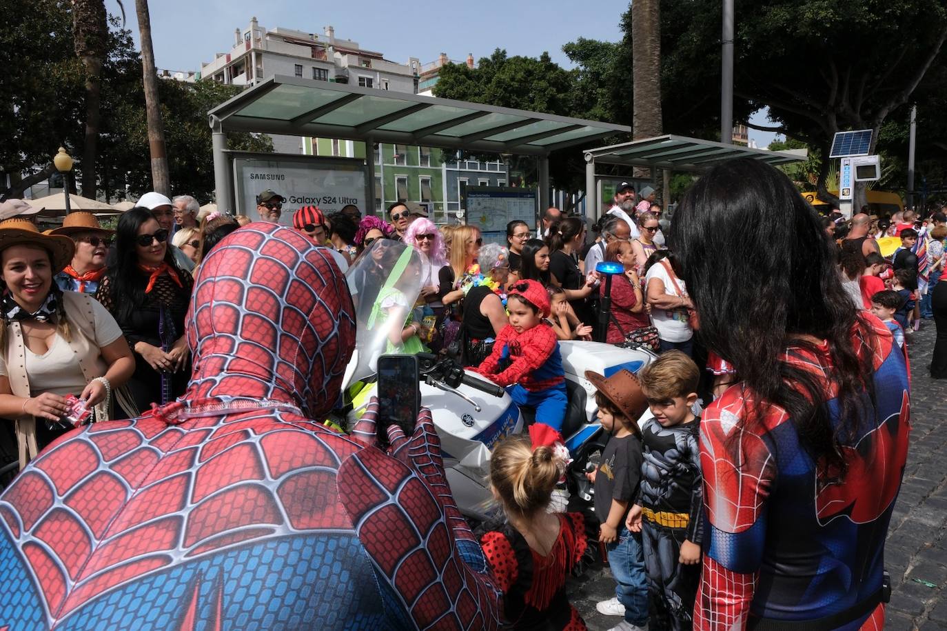 El Puerto se llena de mascaritas el martes de carnaval