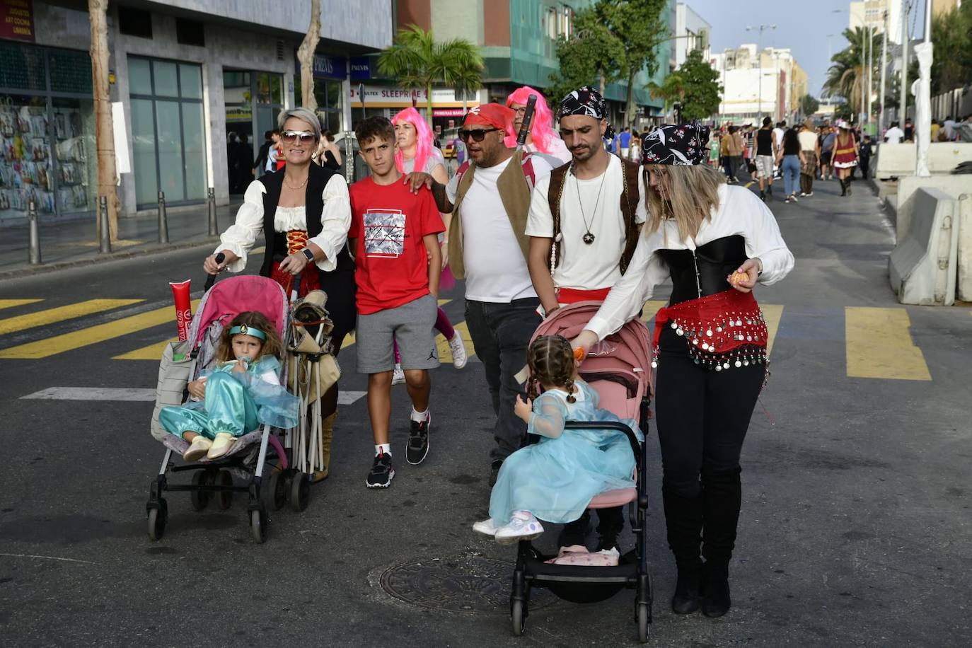 El Puerto se llena de mascaritas el martes de carnaval
