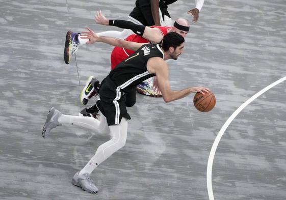 Aldama, en una imagen del encuentro anterior frente a los Bulls de Chicago.