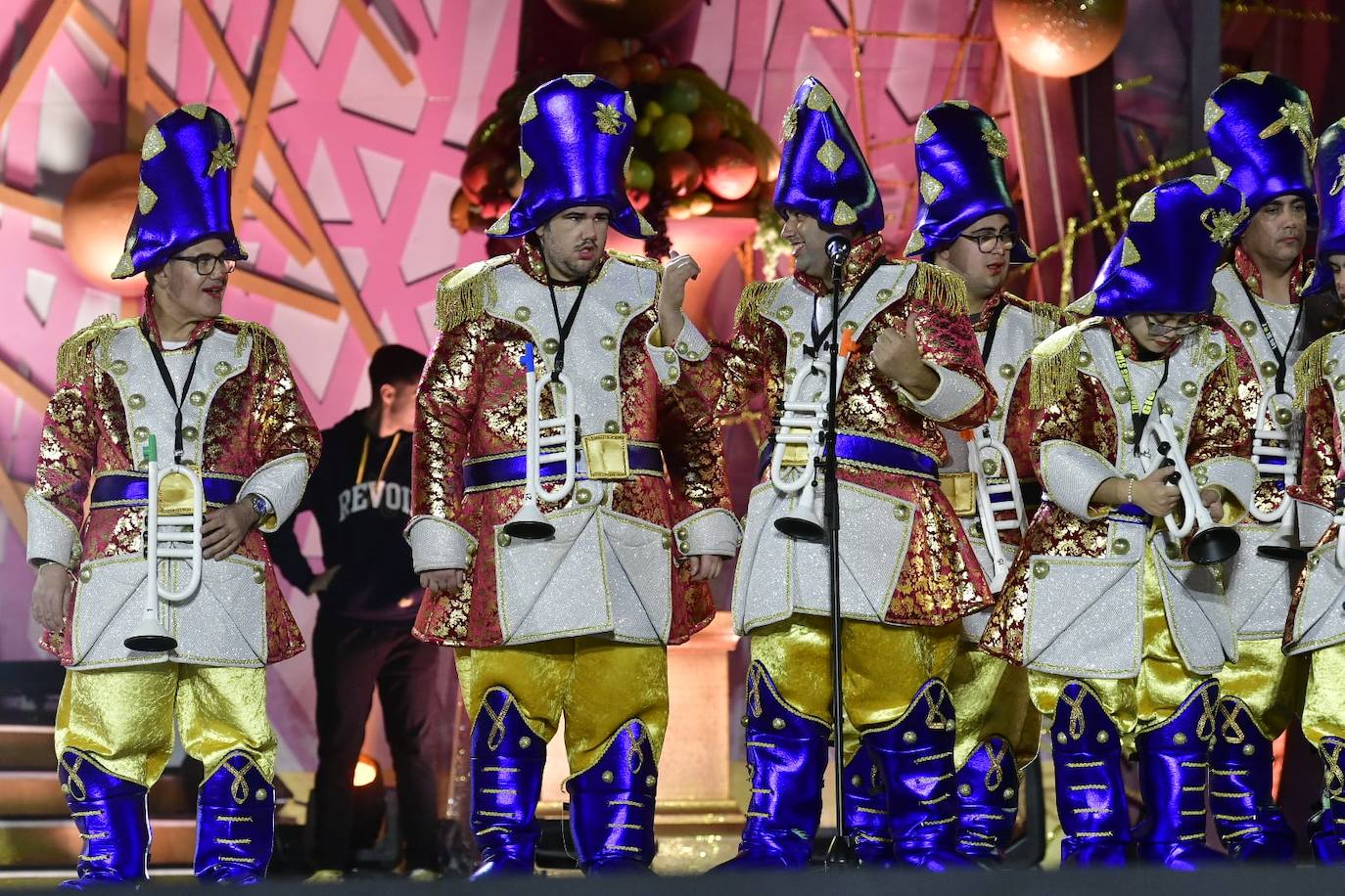 El carnaval de integración reparte ilusión en el escenario del Puerto