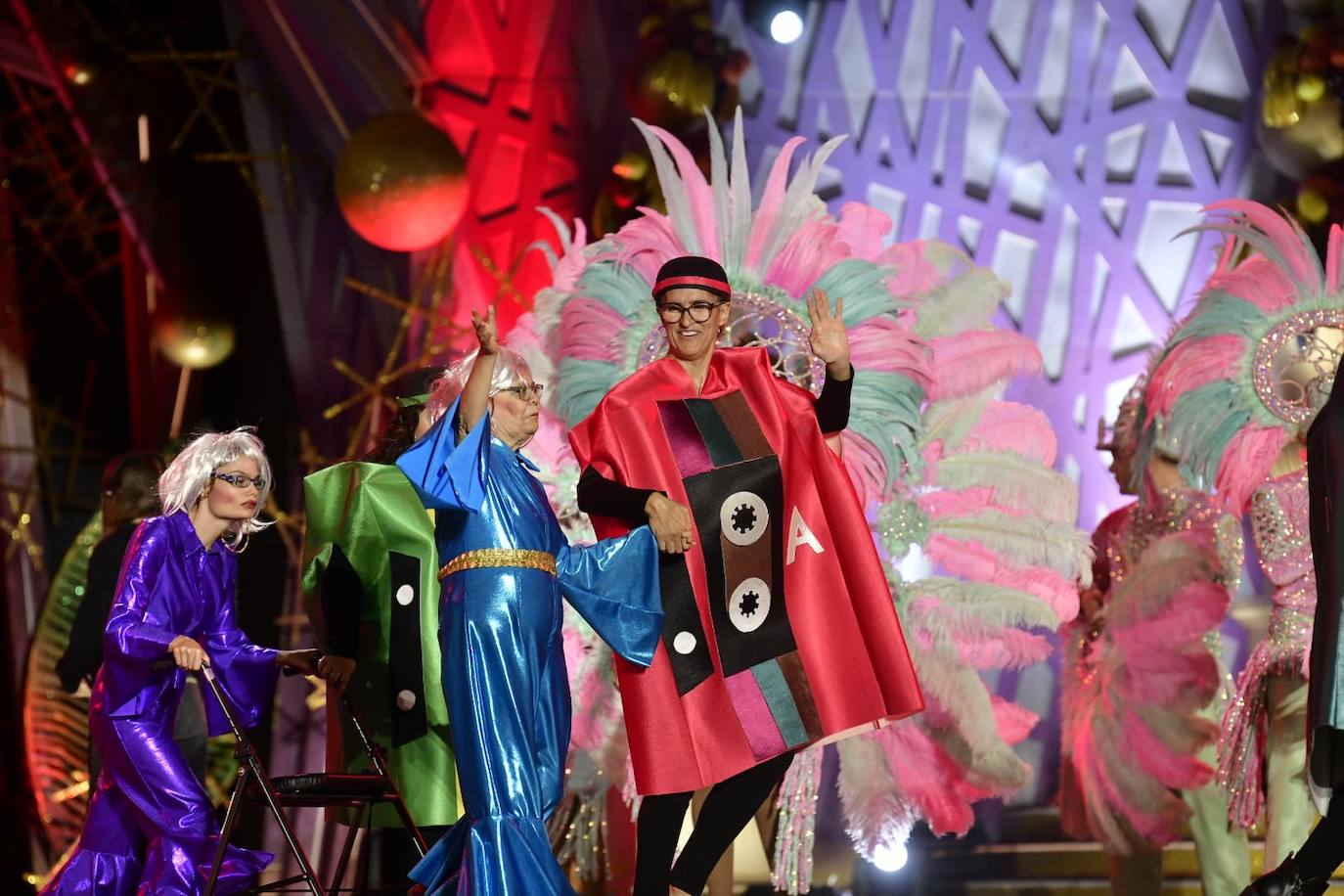 El carnaval de integración reparte ilusión en el escenario del Puerto