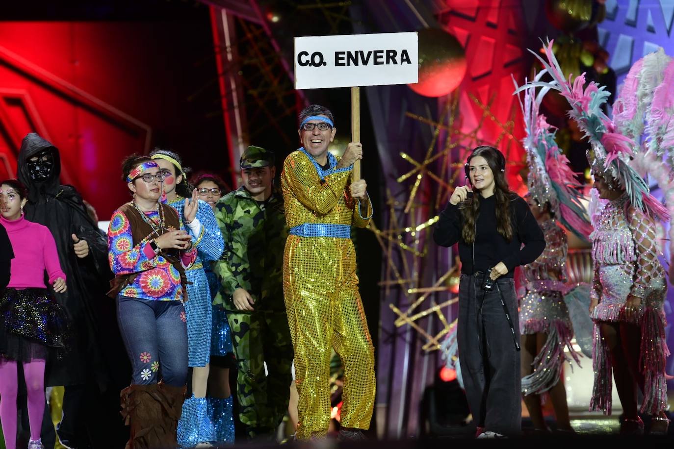 El carnaval de integración reparte ilusión en el escenario del Puerto