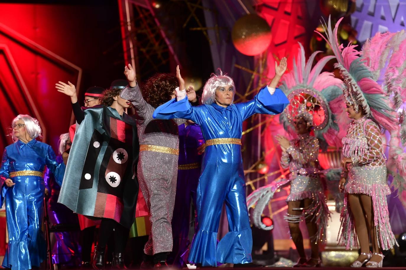 El carnaval de integración reparte ilusión en el escenario del Puerto