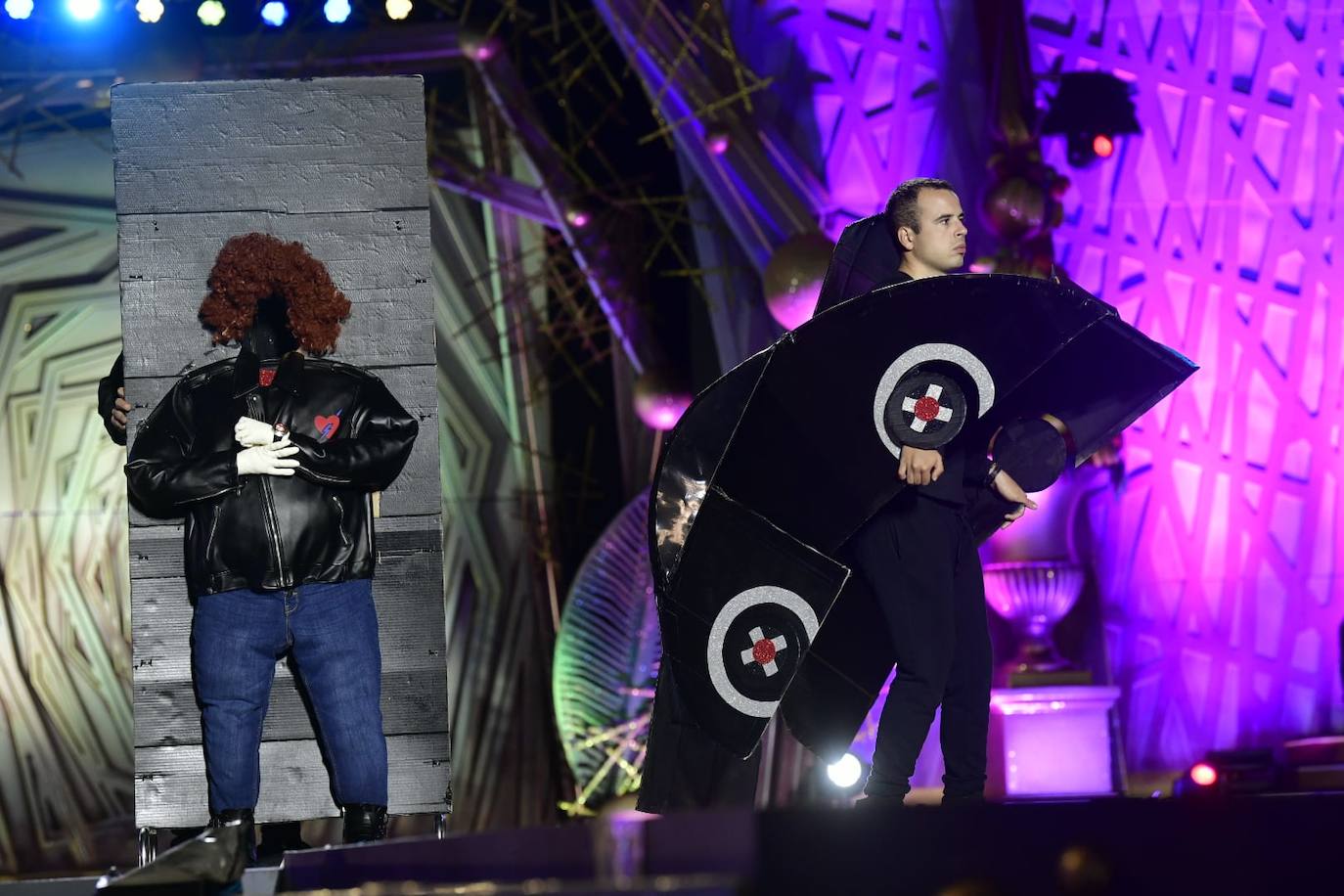 El carnaval de integración reparte ilusión en el escenario del Puerto