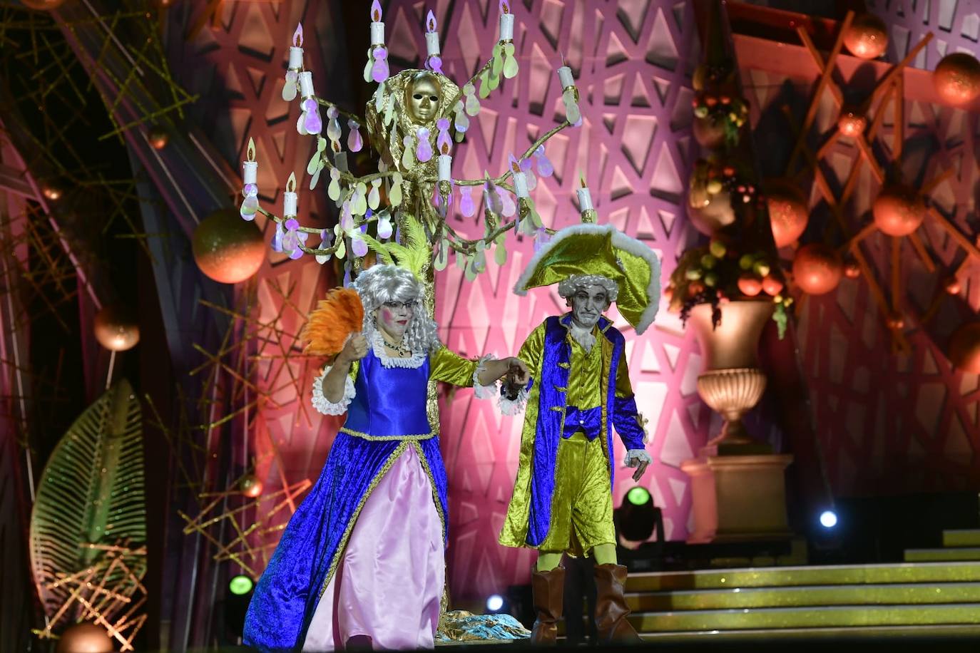 El carnaval de integración reparte ilusión en el escenario del Puerto