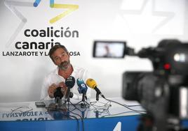 Pedro San Ginés, en una comparecencia de prensa en la sede de CC en Arrecife.