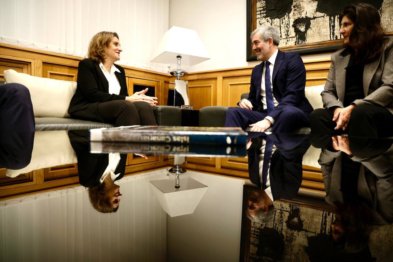 El encuentro de Fernando Clavijo y Teresa Ribera, en imágenes