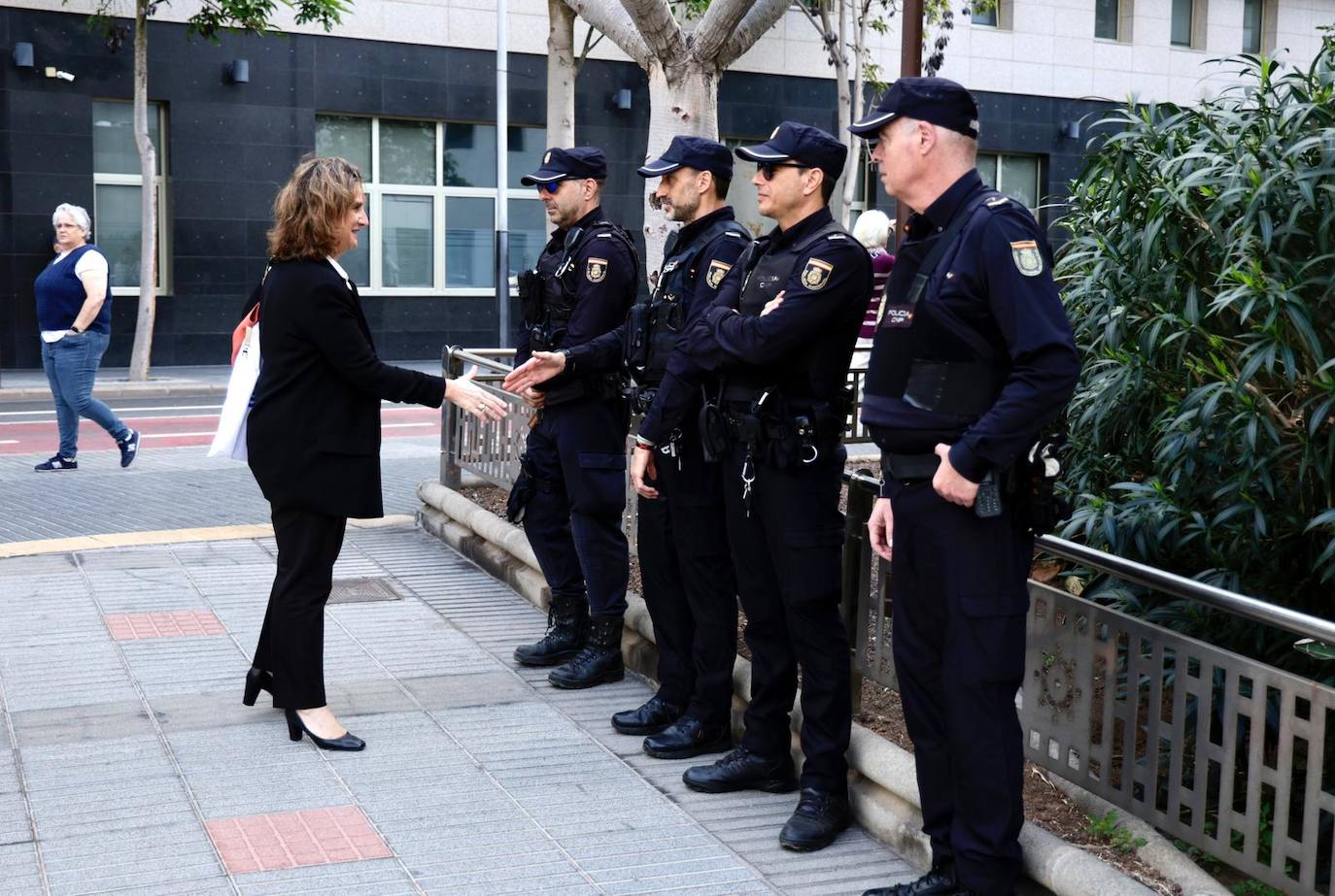 El encuentro de Fernando Clavijo y Teresa Ribera, en imágenes
