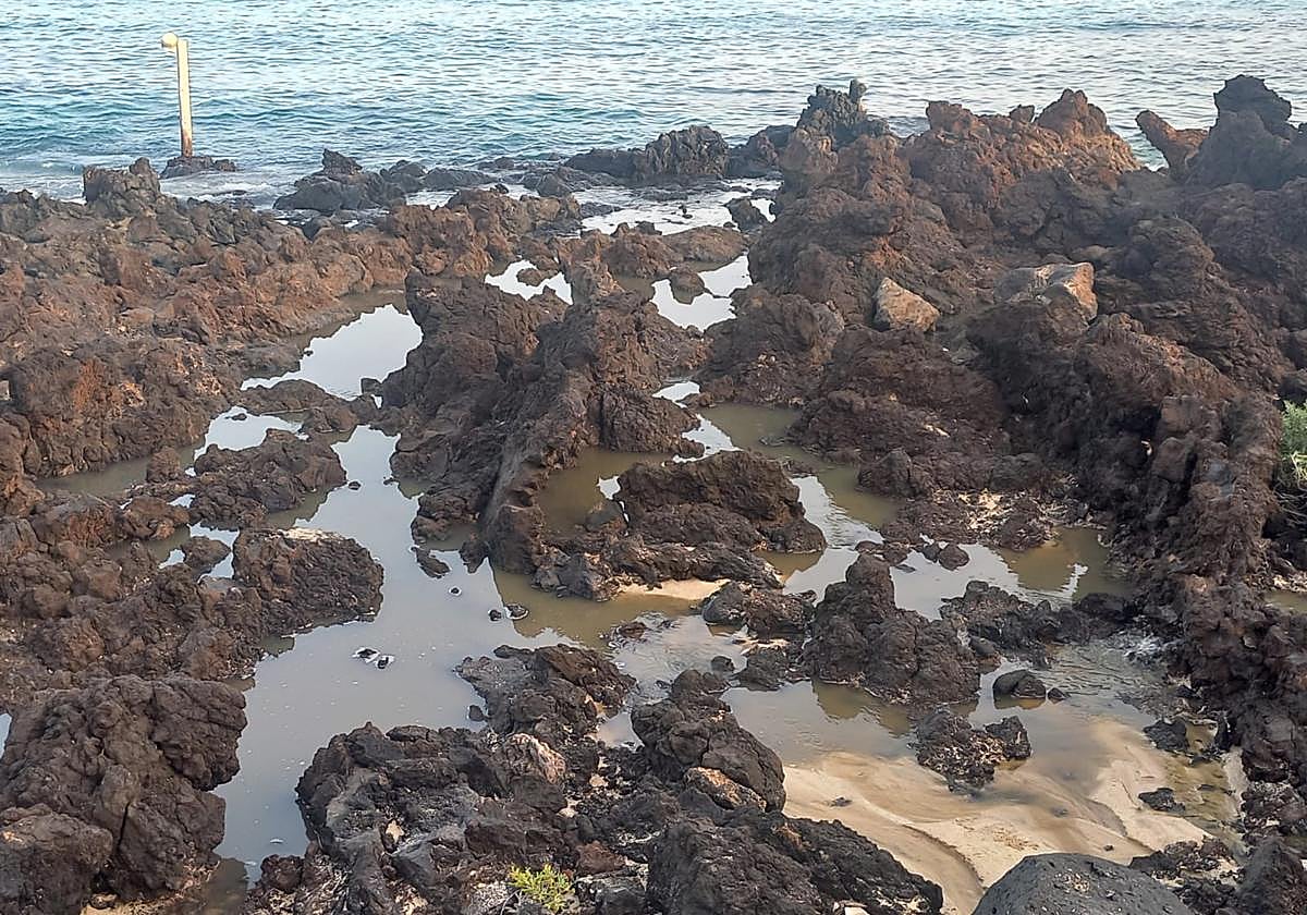 Vertido en Punta Mujeres.