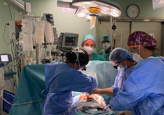 Imagen de archivo de una intervención quirúrgica en el hospital de Gran Canaria Doctor Negrín.