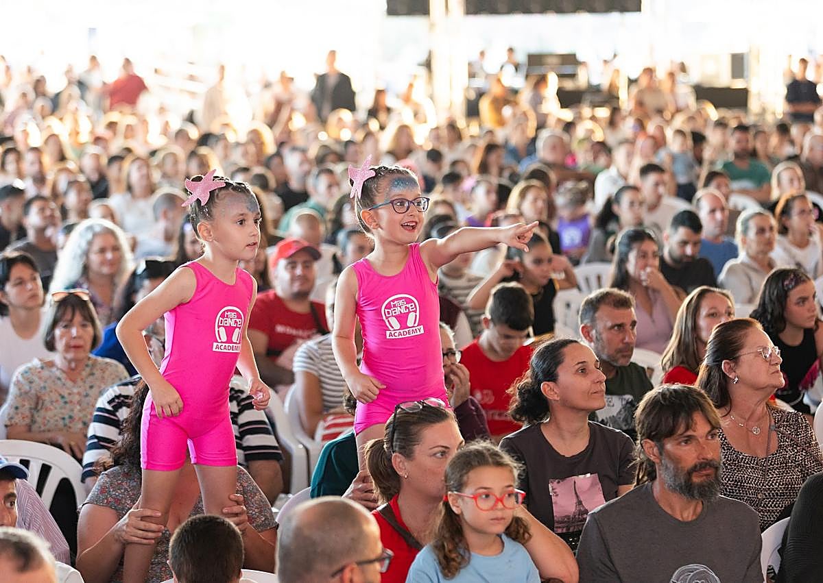 Imagen secundaria 1 - El fondo del mar más menudo sube al escenario